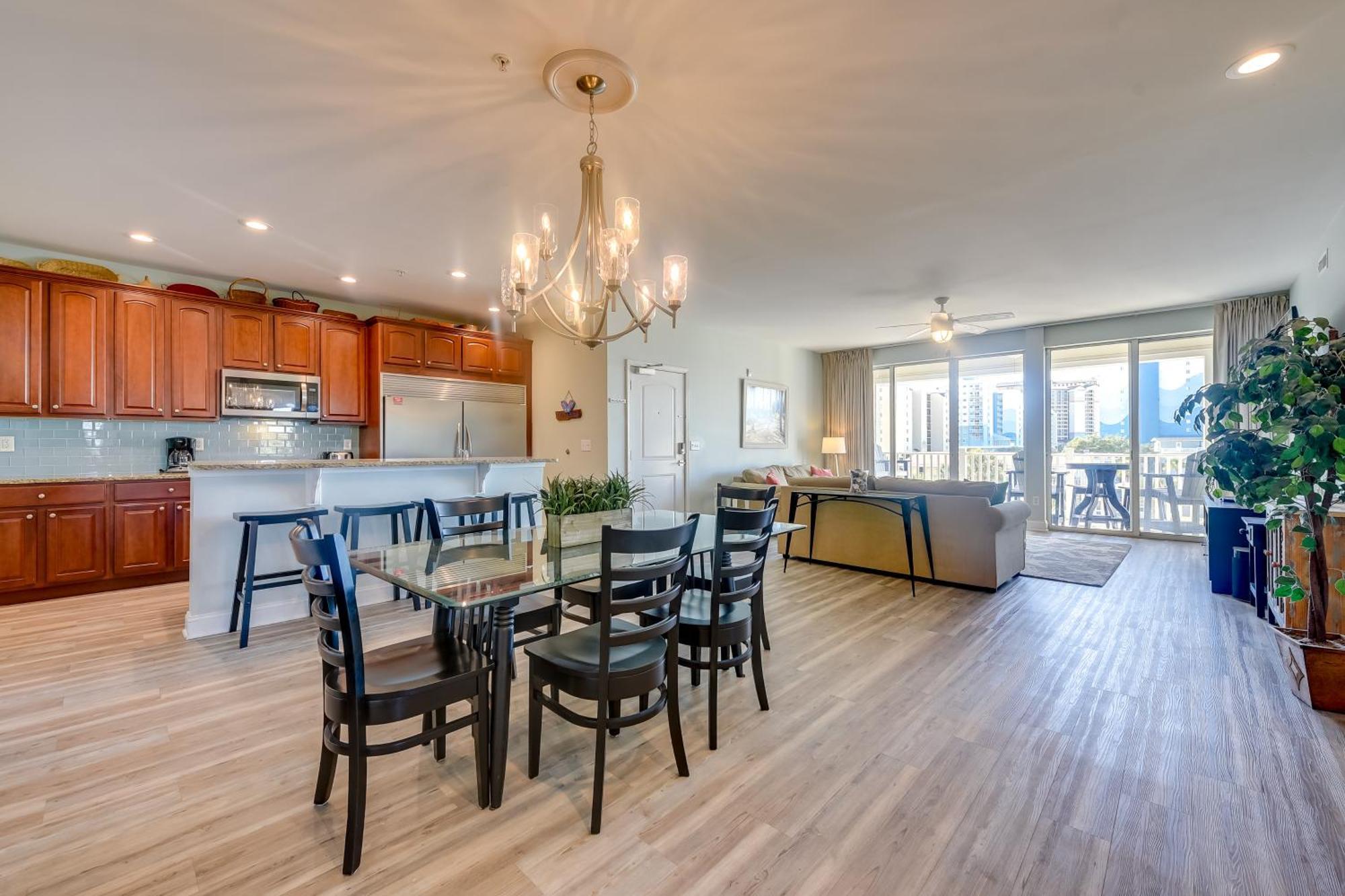 Roomy North Myrtle Beach Condo, Walk To Beach Exterior photo